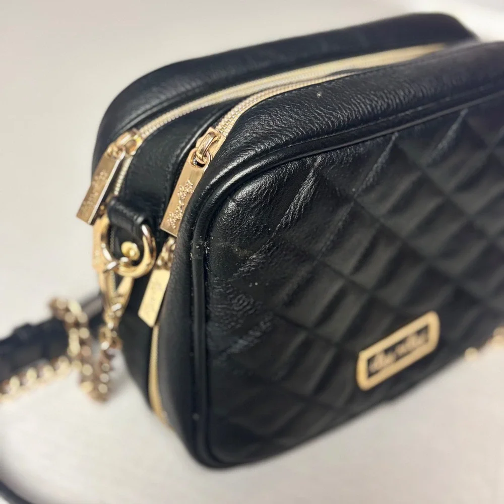 Itzy Ritzy Boss Crossbody Diaper Bag Black Quilted Vegan Leather Gold Hardware